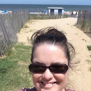 Meet your Posher, Elizabeth